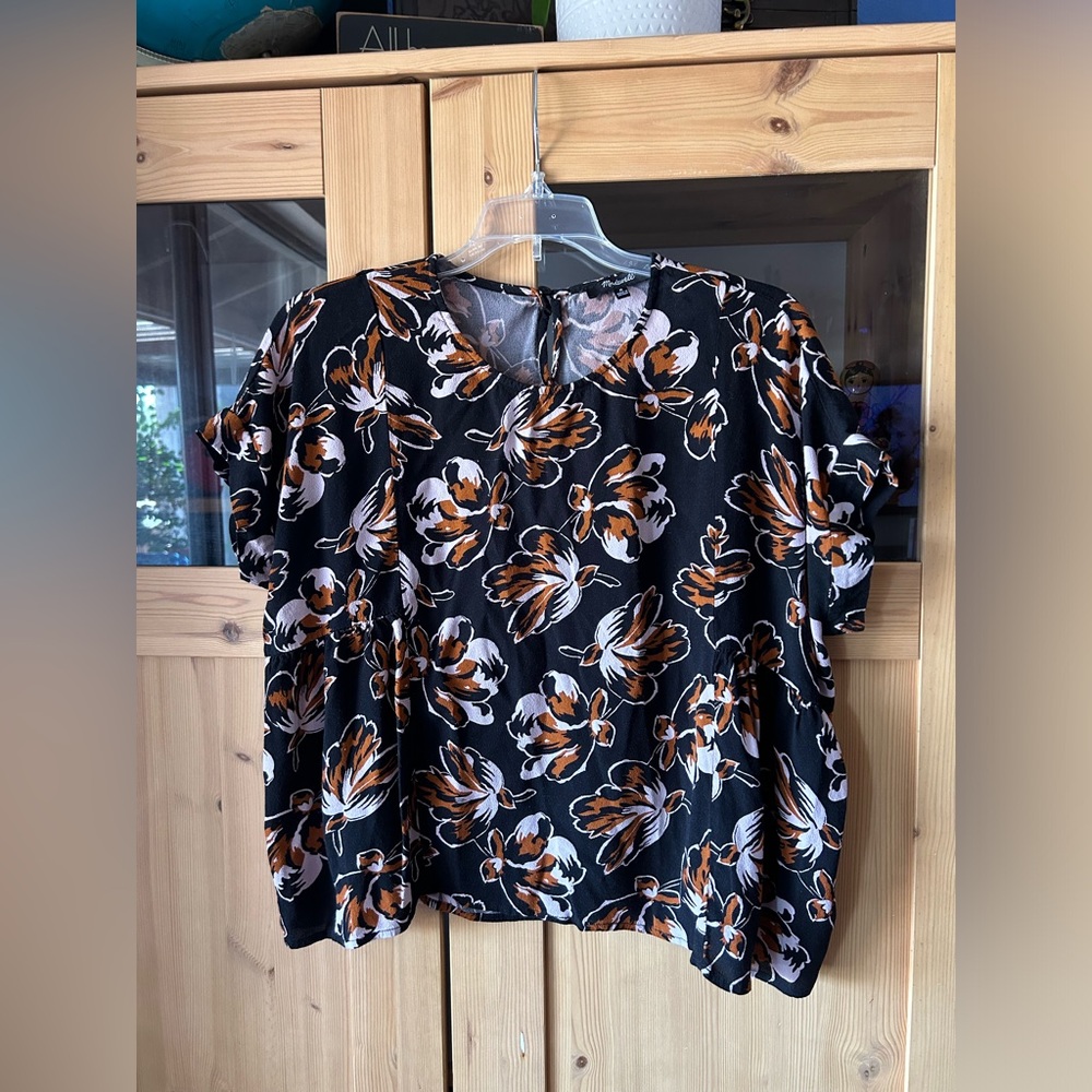 Madewell Floral Black Boxy Top Size Medium Relaxed Fit 100% viscose